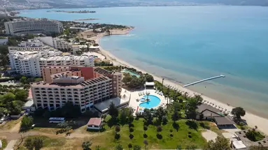 THE HOLIDAY RESORT