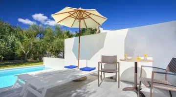 THE ISLAND HOTEL