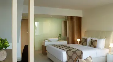 THE IXIAN GRAND & ALL SUITES