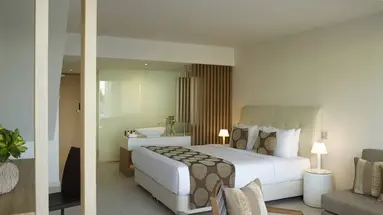 THE IXIAN GRAND & ALL SUITES
