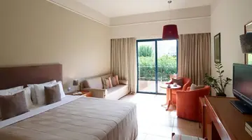 THE IXIAN GRAND & ALL SUITES
