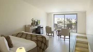 THE IXIAN GRAND & ALL SUITES