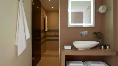 THE IXIAN GRAND & ALL SUITES
