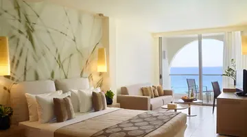 THE IXIAN GRAND & ALL SUITES