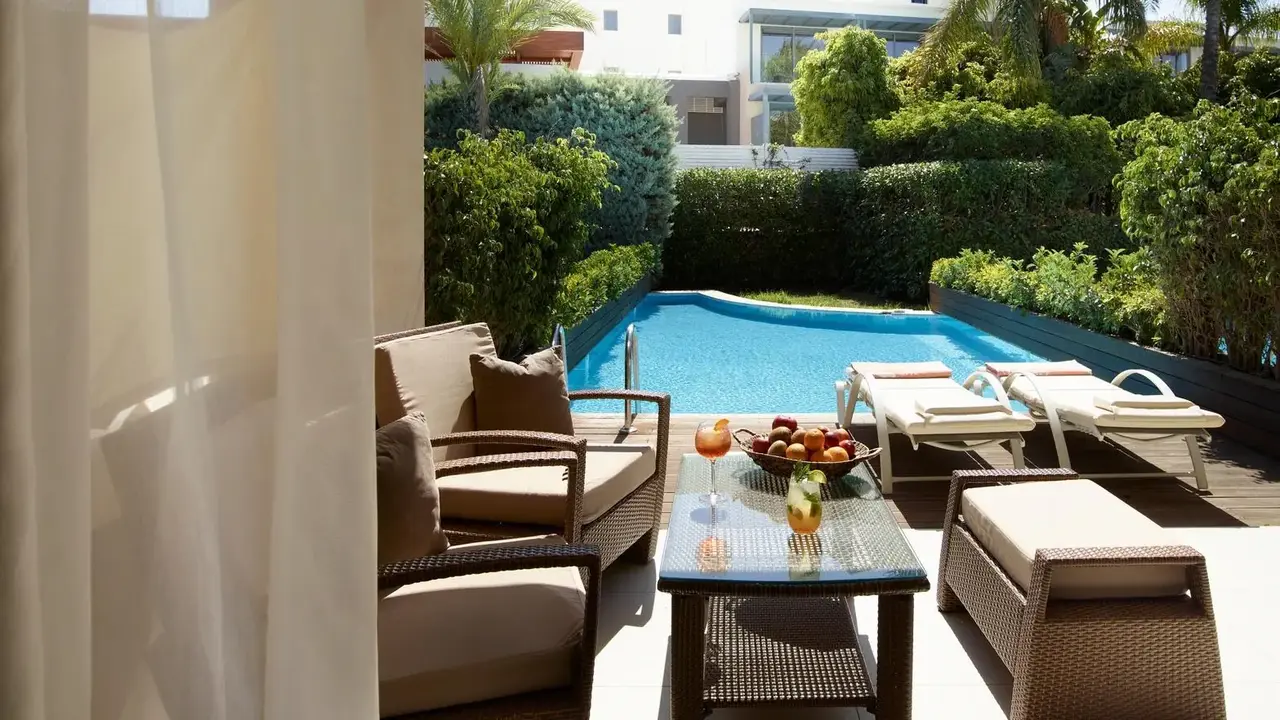 THE IXIAN GRAND & ALL SUITES