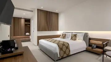 THE IXIAN GRAND & ALL SUITES