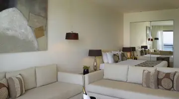 THE IXIAN GRAND & ALL SUITES