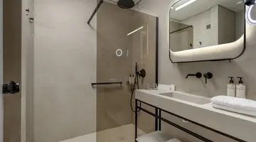 The Ixian Grand and All Suites