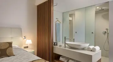 The Ixian Grand and All Suites