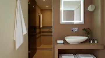 The Ixian Grand and All Suites