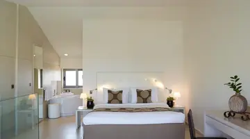 The Ixian Grand and All Suites