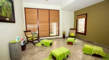 THE LONG BEACH RESORT