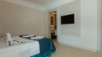 THE LUMOS DELUXE RESORT HOTEL & SPA