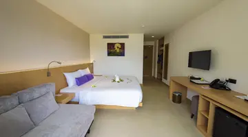THE LUNAR PATONG