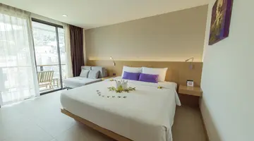 THE LUNAR PATONG