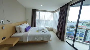 THE LUNAR PATONG