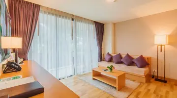 THE LUNAR PATONG