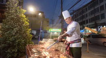THE LUNAR PATONG