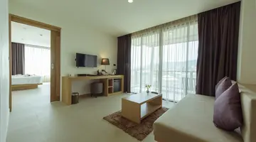 THE LUNAR PATONG