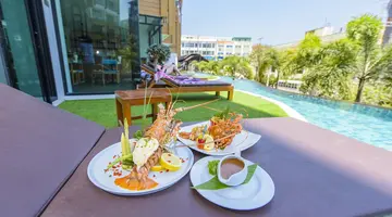 THE LUNAR PATONG