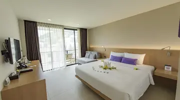 THE LUNAR PATONG