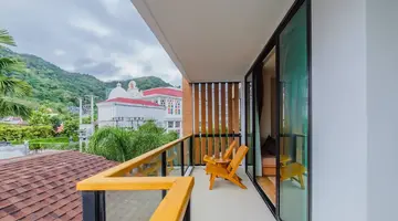 THE LUNAR PATONG