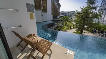THE LUNAR PATONG