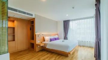 THE LUNAR PATONG