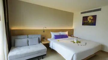THE LUNAR PATONG