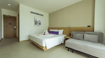THE LUNAR PATONG