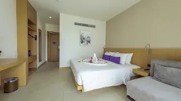THE LUNAR PATONG