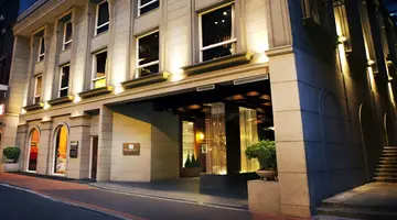 The Luxe Manor