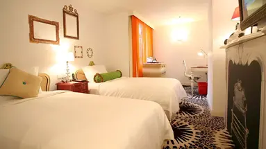 The Luxe Manor