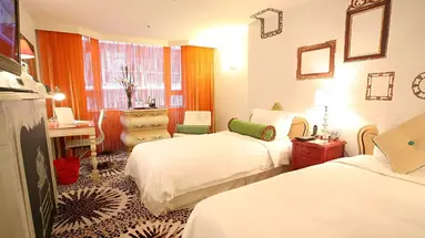 The Luxe Manor