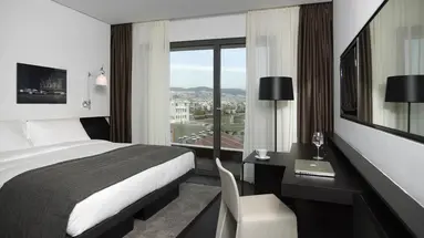 The Met Hotel