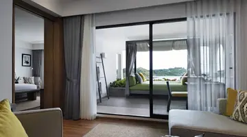 THE NAI HARN (ex. THE ROYAL YACHT CLUB PHUKET)