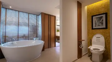 THE NAI HARN (ex. THE ROYAL YACHT CLUB PHUKET)