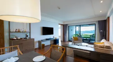 THE NAI HARN (ex. THE ROYAL YACHT CLUB PHUKET)