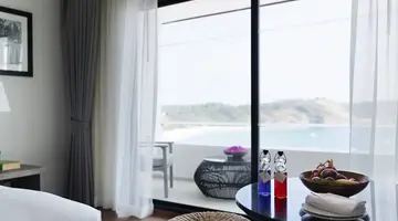 THE NAI HARN (ex. THE ROYAL YACHT CLUB PHUKET)