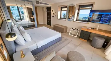 The New Mediteran - Villa Edition