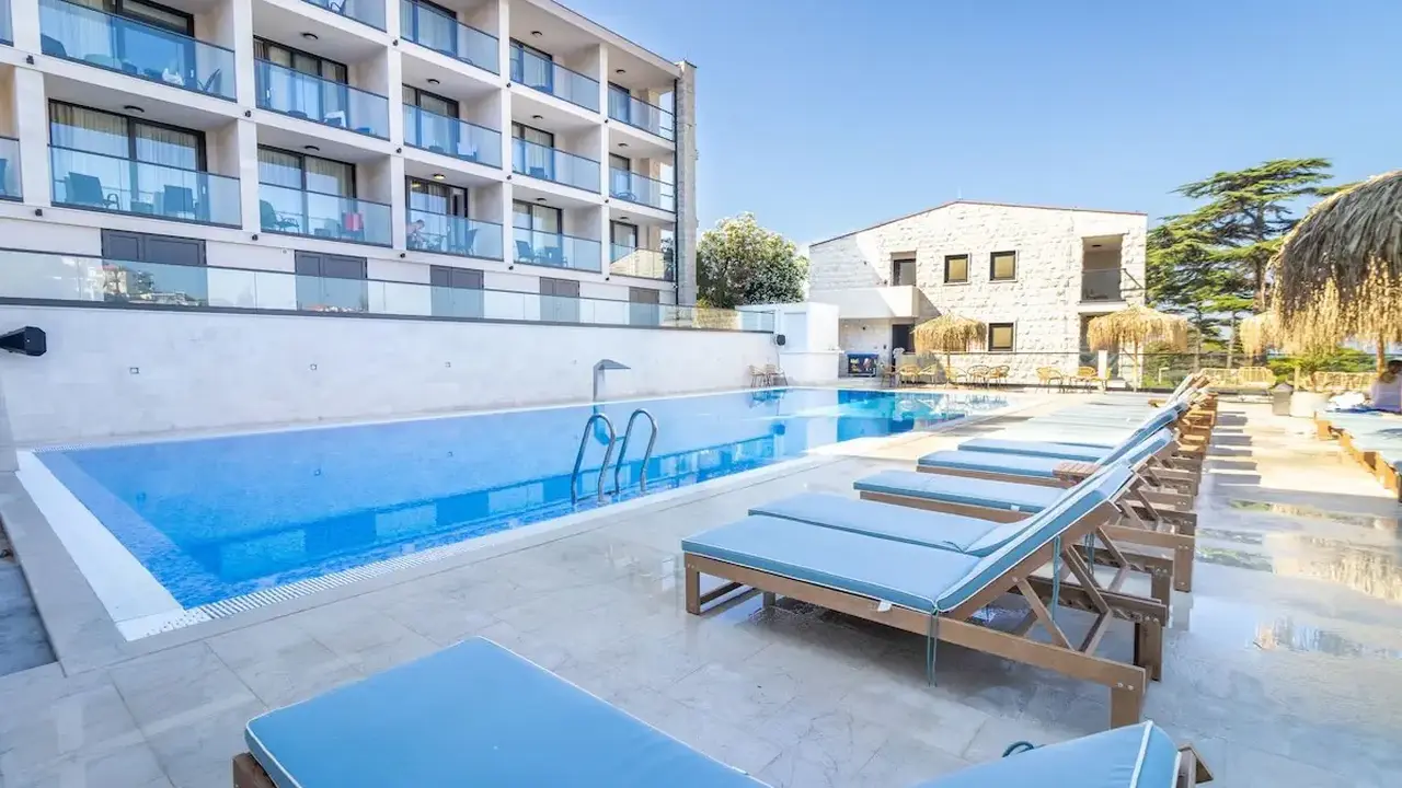 The New Mediteran - Villa Edition