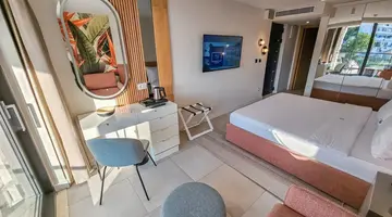 The New Mediteran - Villa Edition