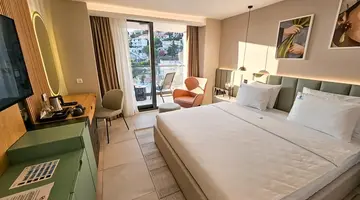 The New Mediteran - Villa Edition