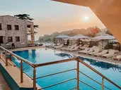 The New Mediteran - Villa Edition