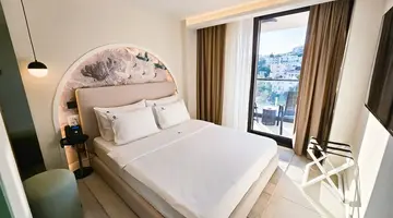 The New Mediteran - Villa Edition