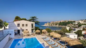 The New Mediteran - Villa Edition