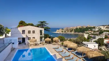 The New Mediteran - Villa Edition