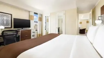 THE NEW YORKER HOTEL BY LOTTE HOTELS