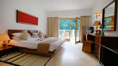 The Orangers Beach Resort & Bungalows 4