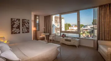THE PELICAN BEACH RESORT & SPA